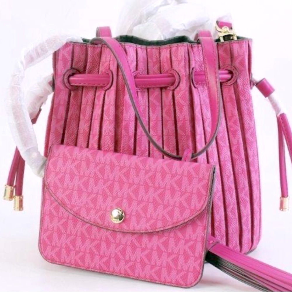 New Michael Kors Willa signature pleated tote